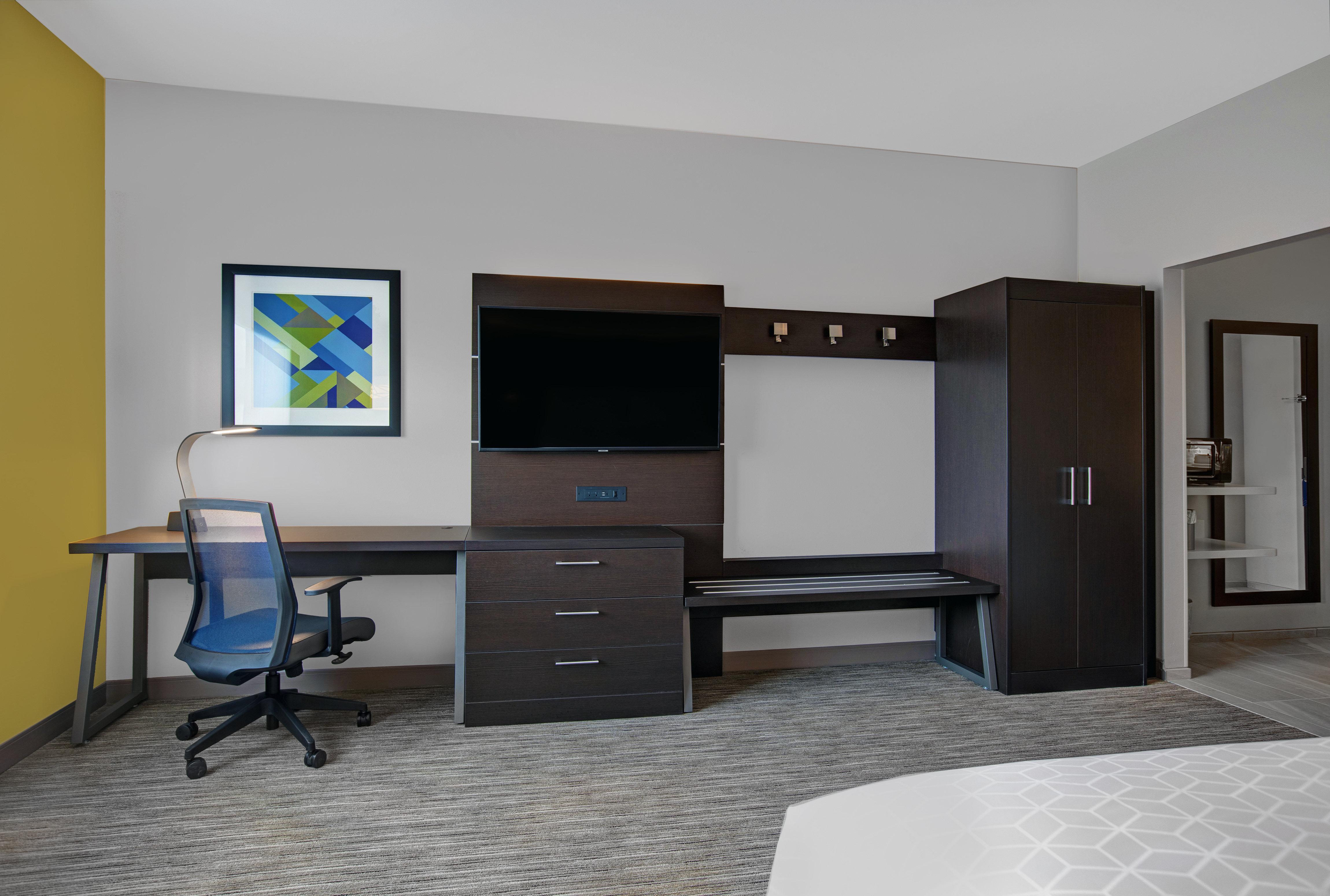 Holiday Inn Express & Suites - Milwaukee - Brookfield By Ihg Exterior photo