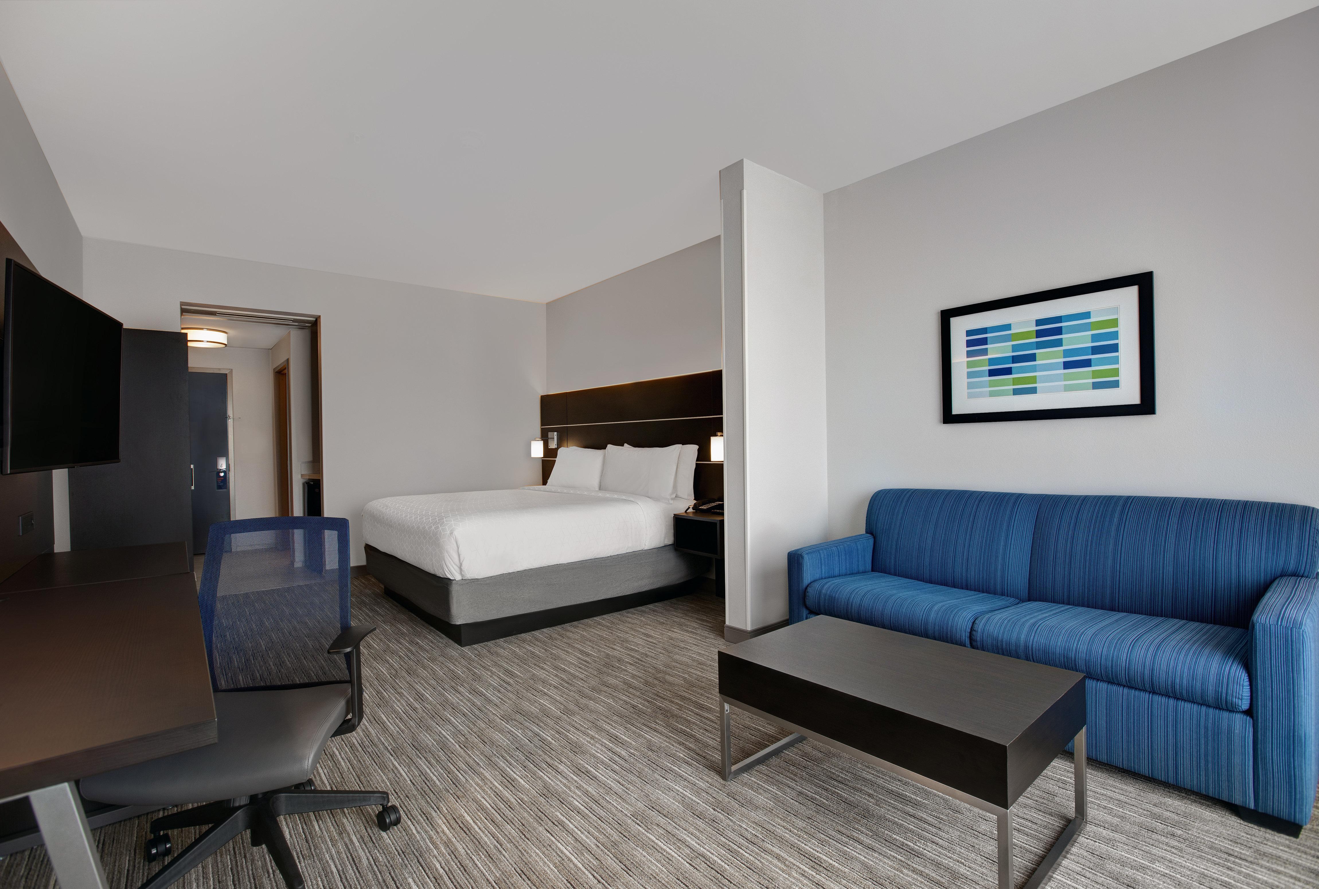 Holiday Inn Express & Suites - Milwaukee - Brookfield By Ihg Exterior photo