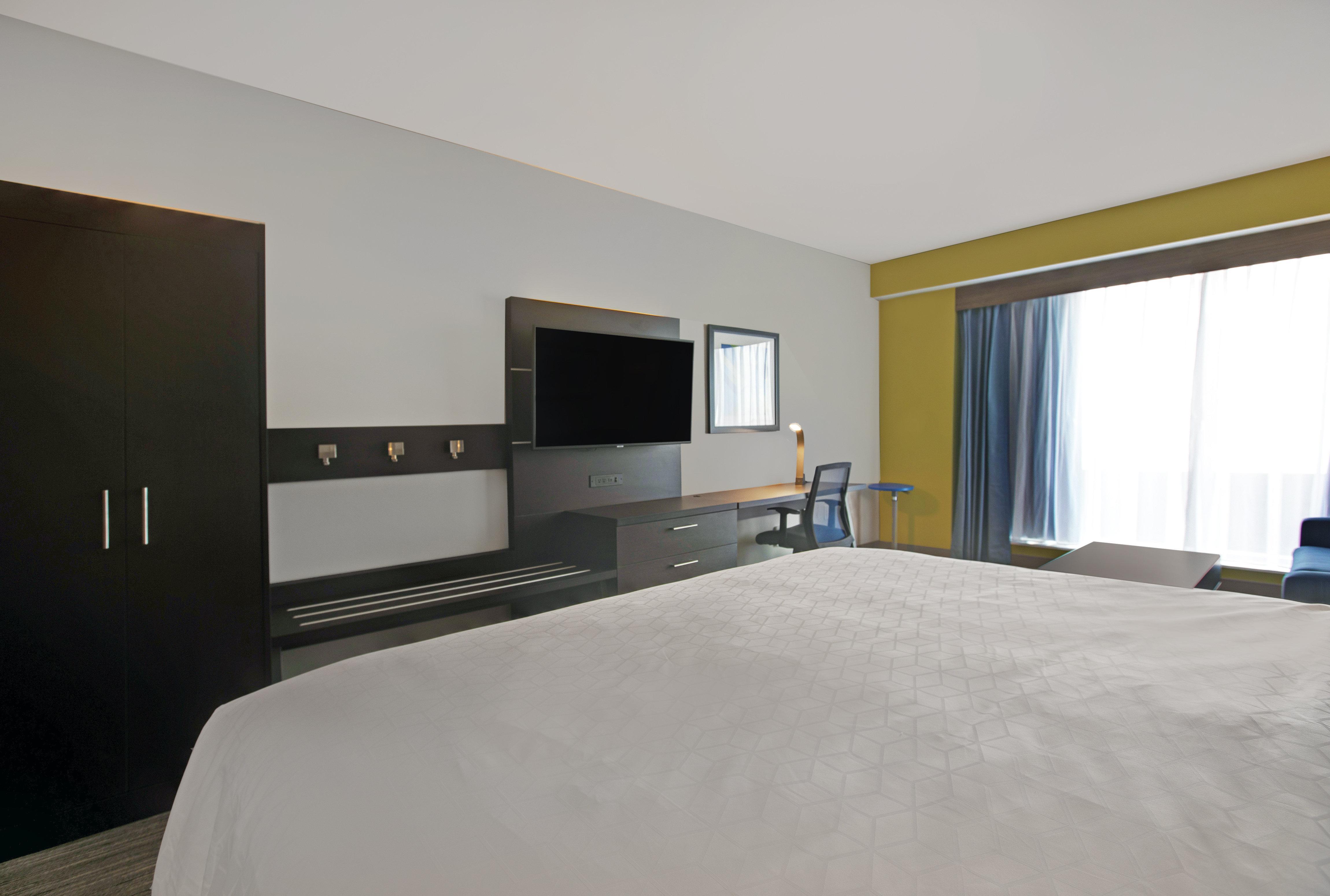 Holiday Inn Express & Suites - Milwaukee - Brookfield By Ihg Exterior photo