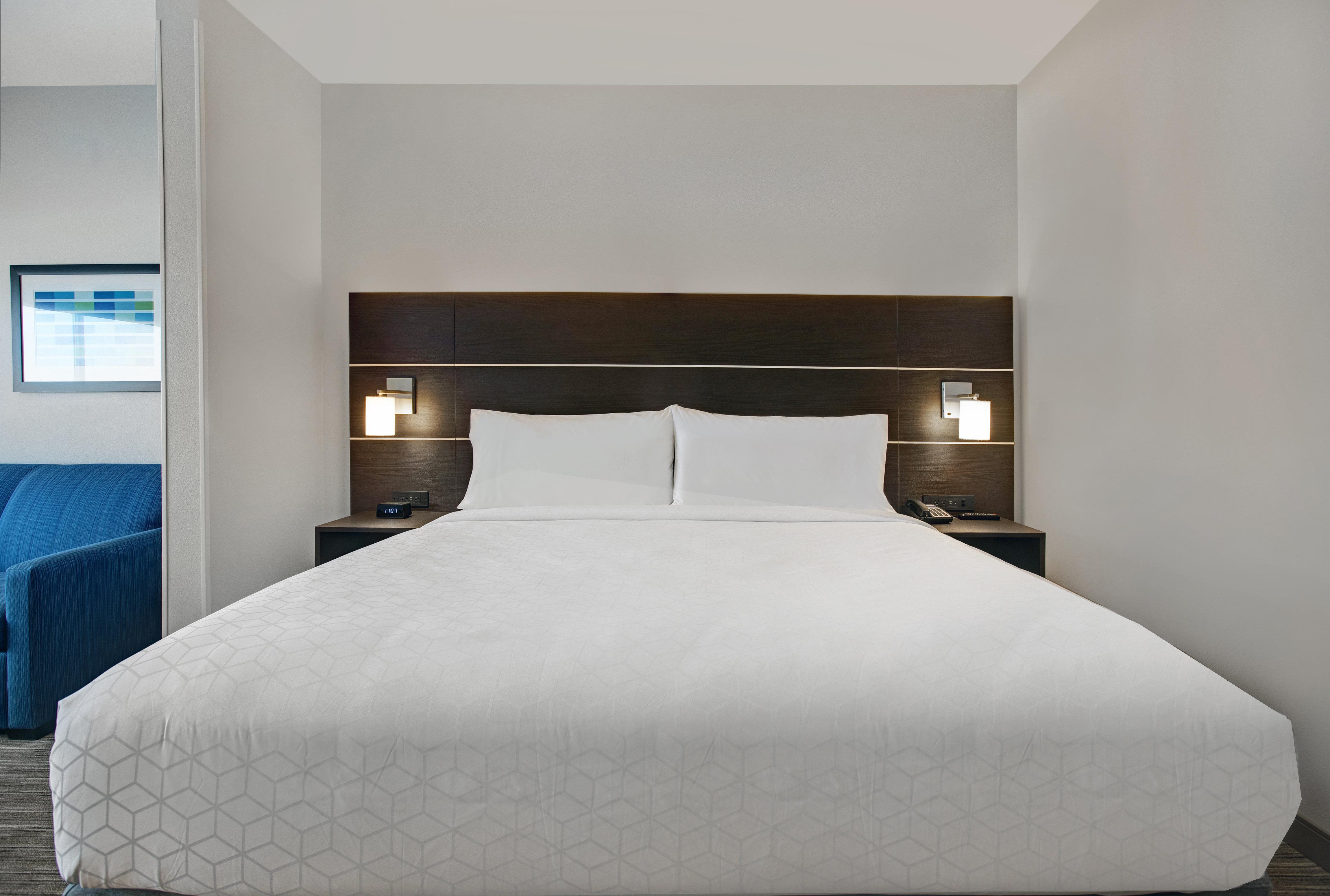 Holiday Inn Express & Suites - Milwaukee - Brookfield By Ihg Exterior photo