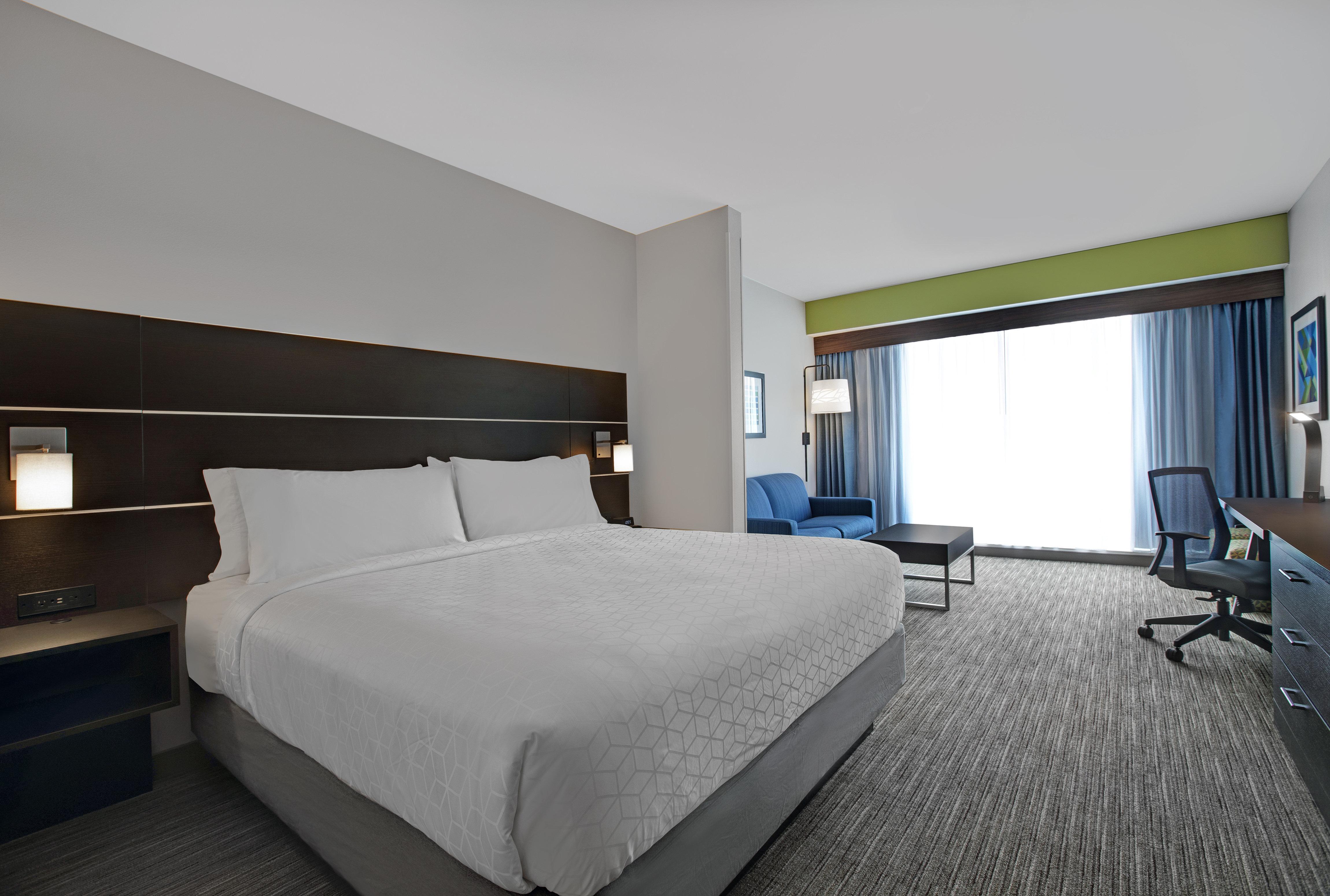 Holiday Inn Express & Suites - Milwaukee - Brookfield By Ihg Exterior photo